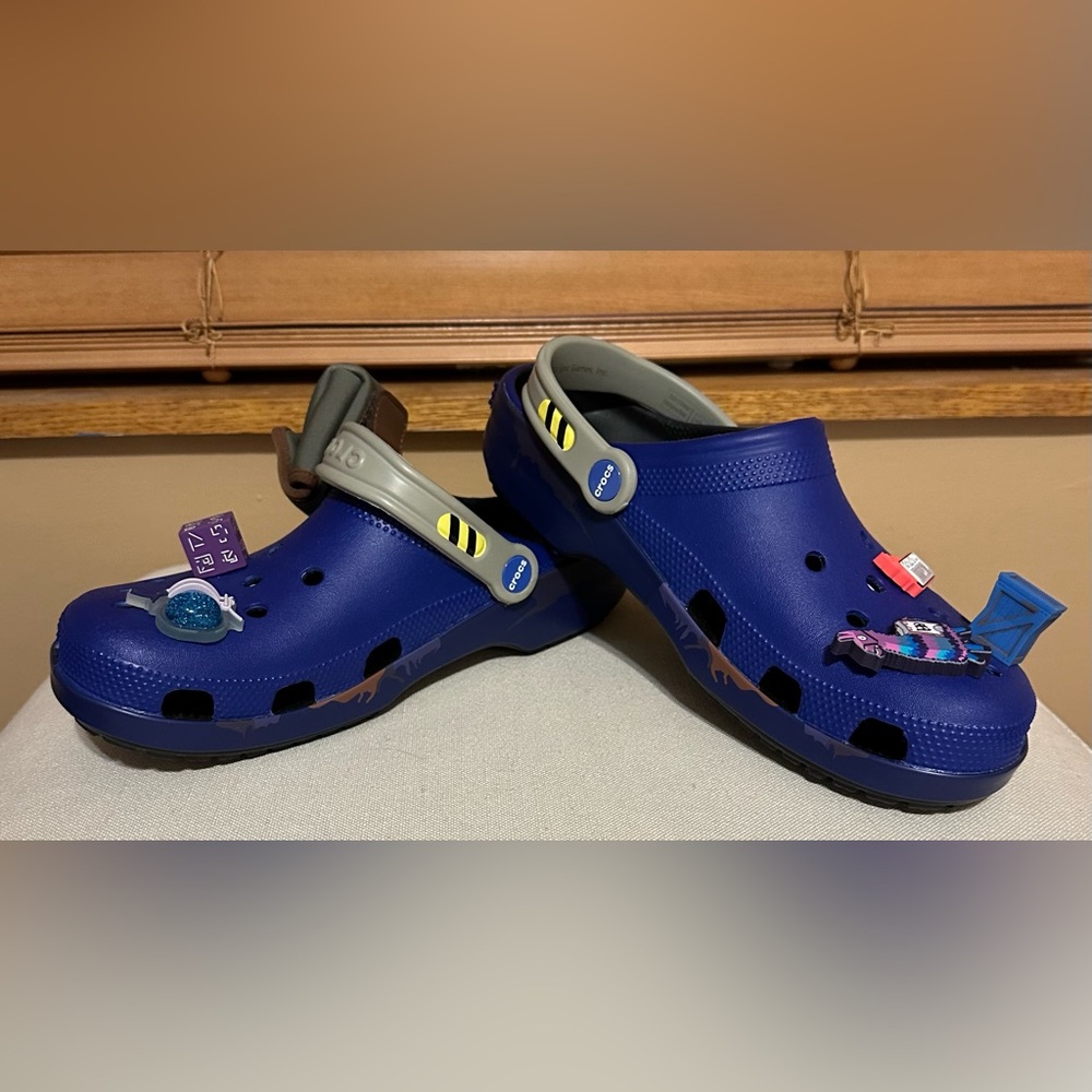 CROCS - Picture 5 of 5